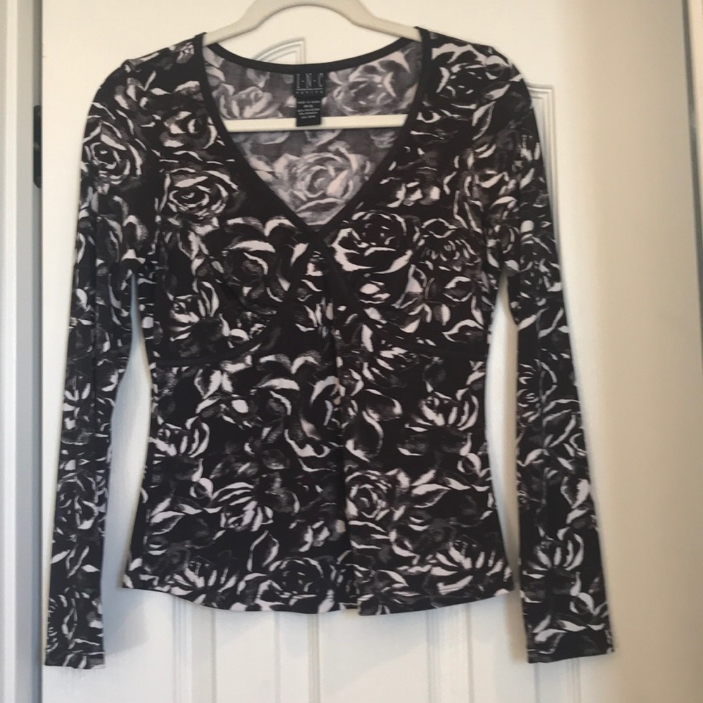 Beautiful knit ladies top.